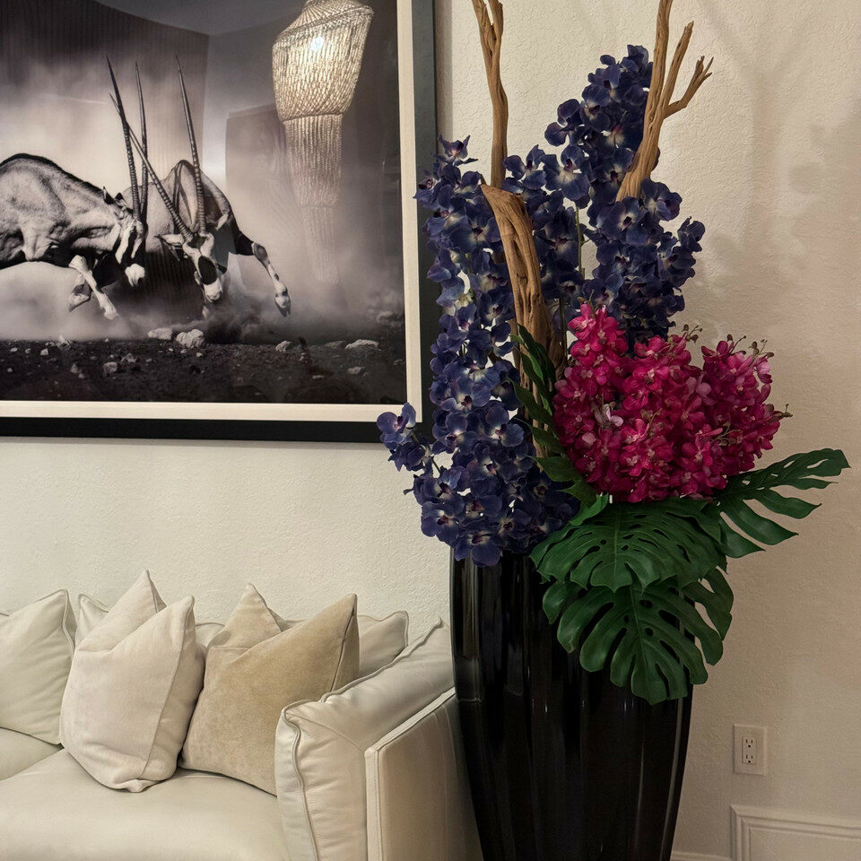 San Jose Vase in Glossy Black with Vanda Orchids – The Ever Botanic